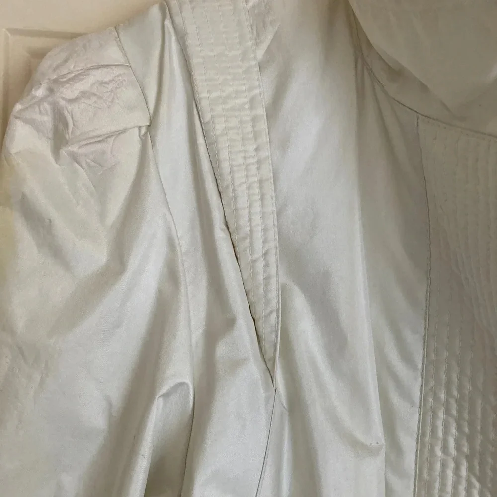1980’s vintage women’s trench raincoat by Weatherwise by Micki!  New wave punk
